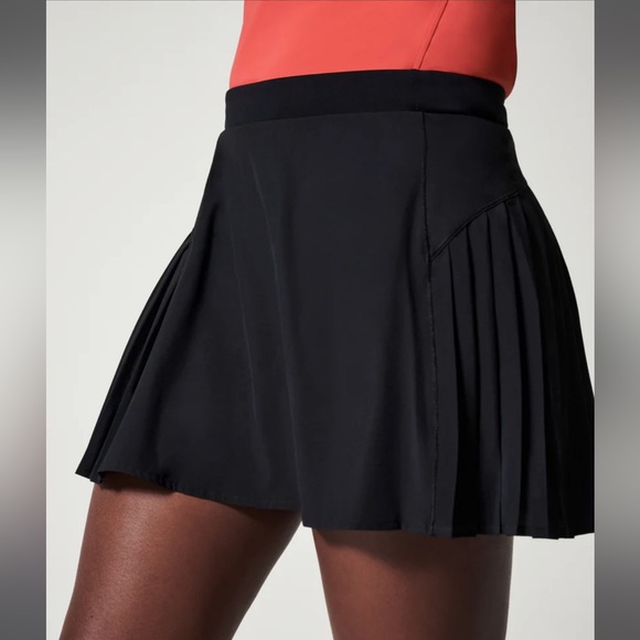 SPANX Get Moving 14” Pleated Skort - Picture 2 of 7